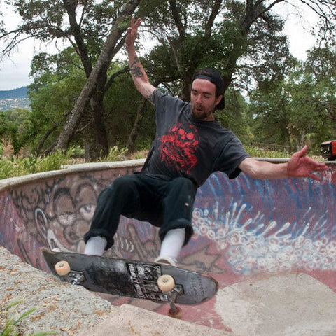 BA. KU. DMODW Deck Frontside Grind