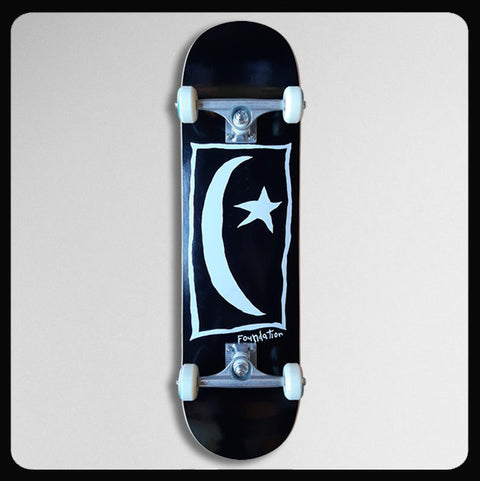 Quest Skateboards Skull City – Tabla Cruiser de 33″ – Yaxa Quest Skateboards Skull City – Tabla Cruiser de 33″ – Yaxa